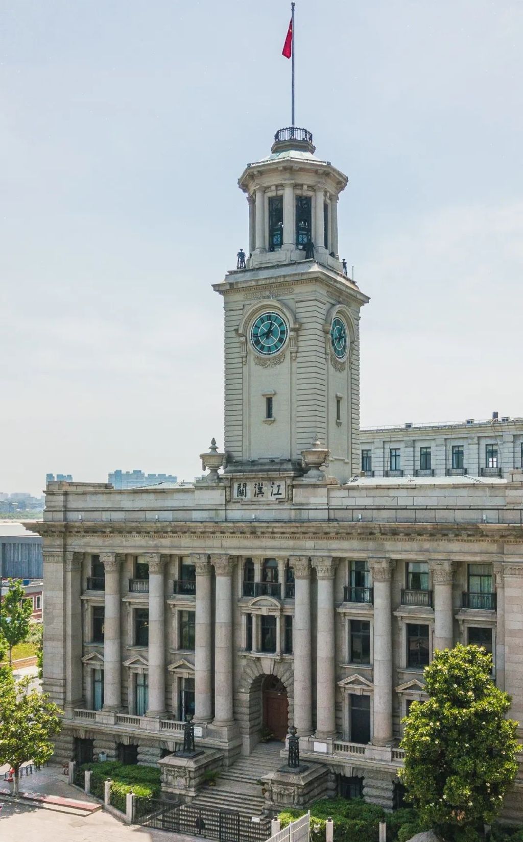 蔡林记的热干面,老通城的豆皮,四季美的汤包,德华楼的包子……来武汉