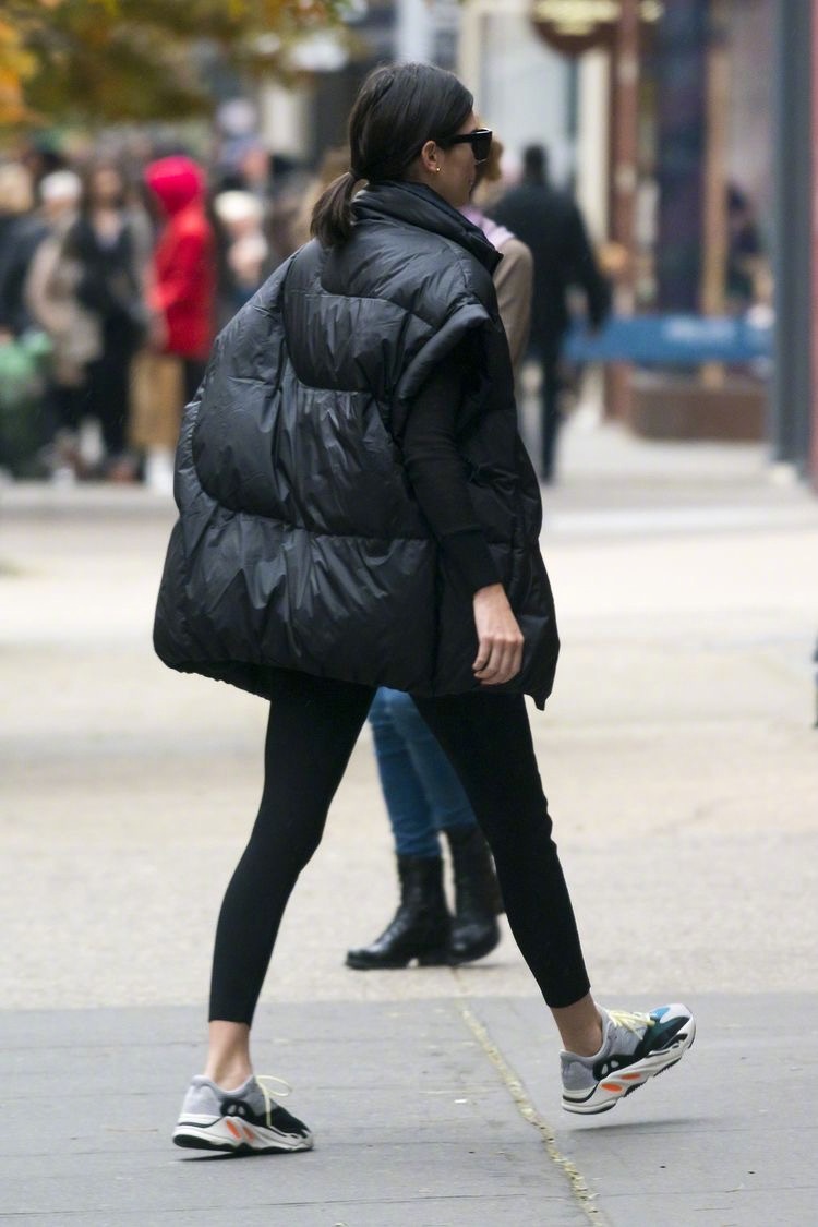 时尚街拍羽绒马甲