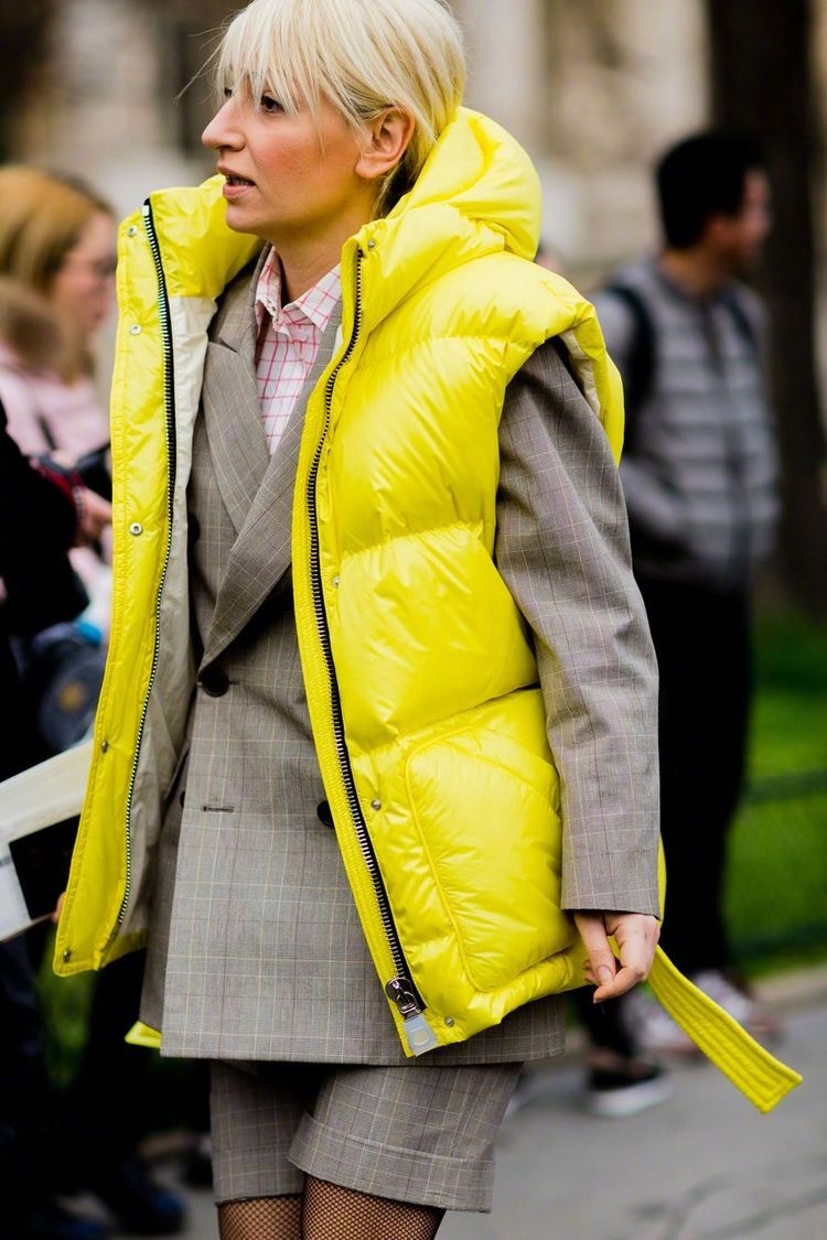 时尚街拍羽绒马甲