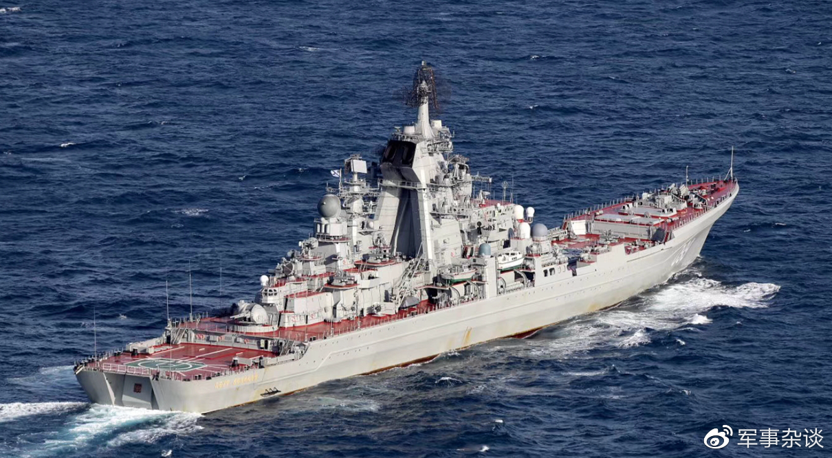 然而"基洛夫"级核动力巡洋舰和"光荣"级巡洋舰的远程防空导弹却都是