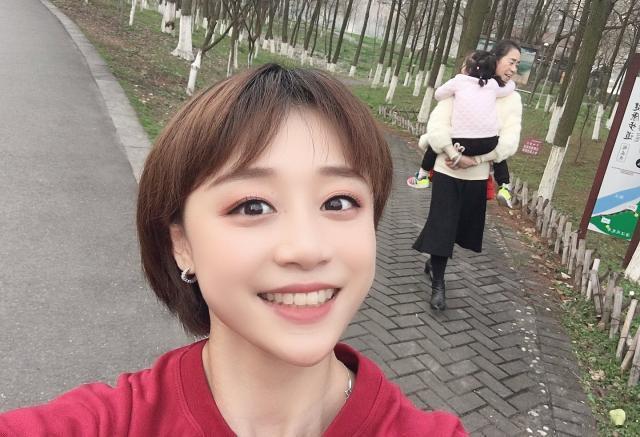 如今眭禄已经27岁了,在没有退役的时候,眭禄身高不足一米五,退役之后