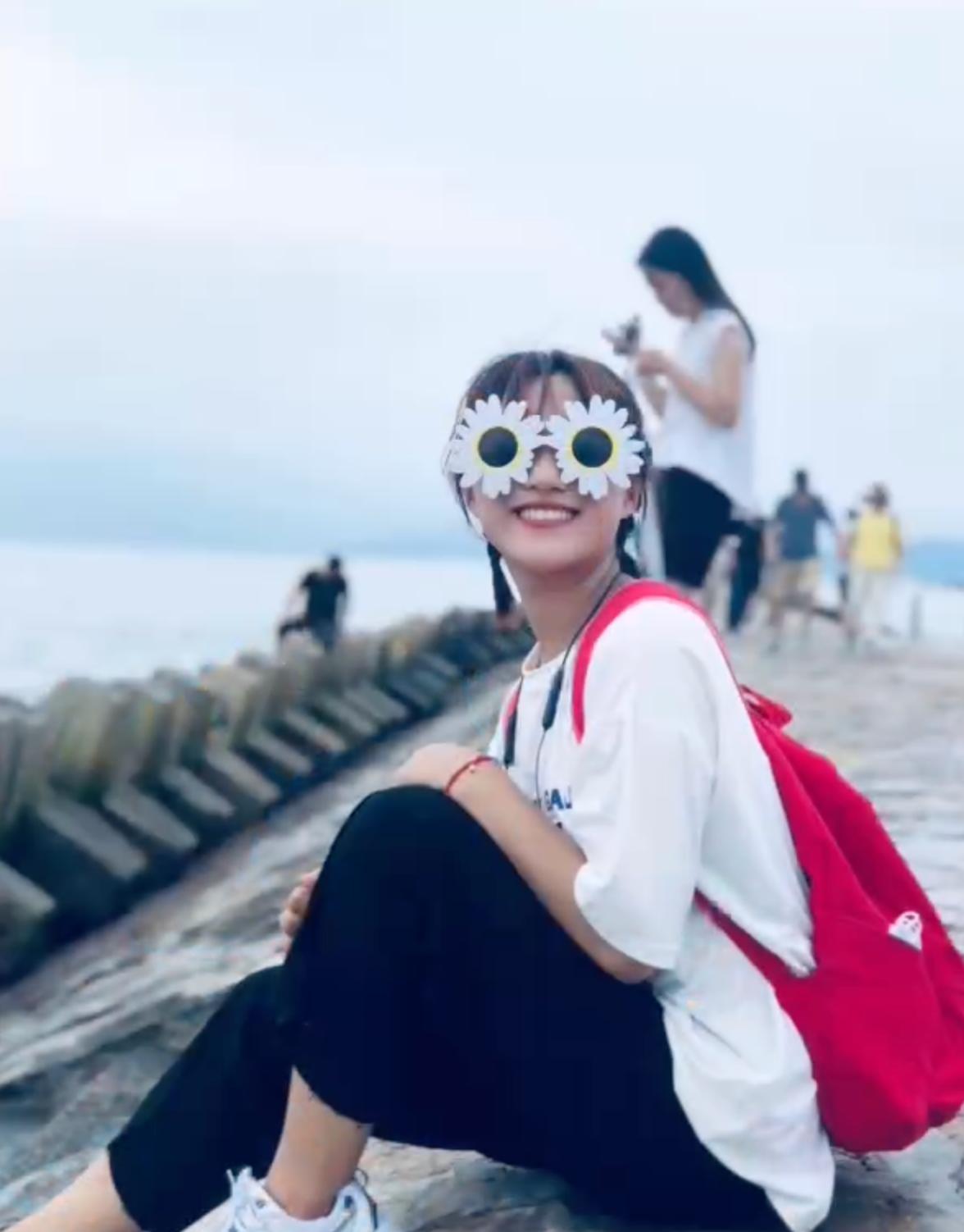 女孩休学一年陪母亲最后时光，第一个没有妈妈的年：想去海边看日出，放烟花休闲区蓝鸢梦想 - Www.slyday.coM