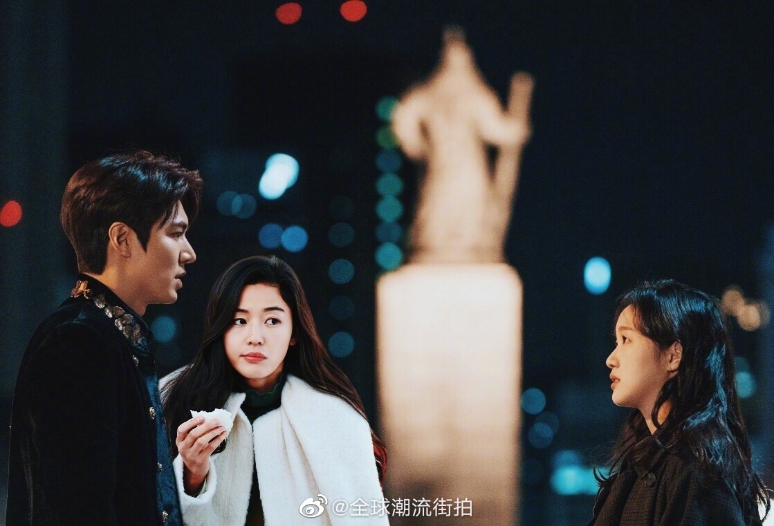 李敏镐和金高银新剧《theking永远的君主》剧照,网友p图过于优秀