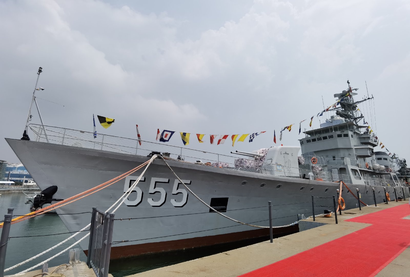 555昭通舰,1987年正式入列,现今已经光荣退役