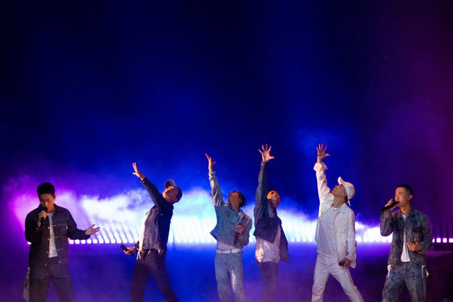 《披荆斩棘的哥哥》赵文卓组全员男爵电影感拉满 “大湾区哥哥”挑战水舞台休闲区蓝鸢梦想 - Www.slyday.coM