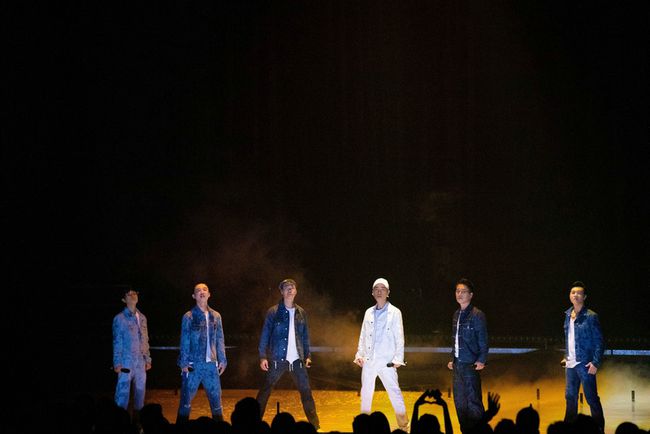 《披荆斩棘的哥哥》赵文卓组全员男爵电影感拉满 “大湾区哥哥”挑战水舞台休闲区蓝鸢梦想 - Www.slyday.coM