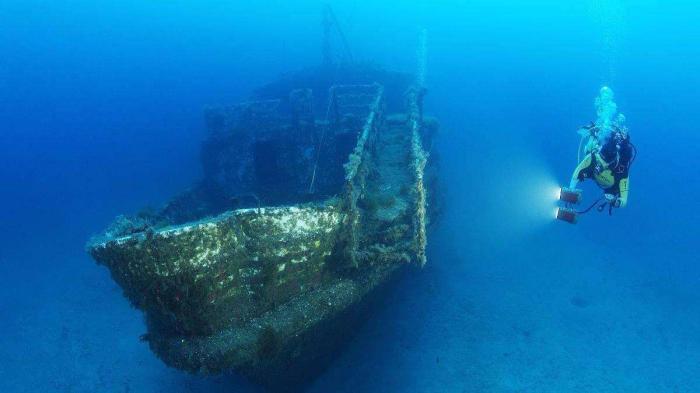 日本一万米深海海底,发现这一"人造物",专家:现在收手来得及