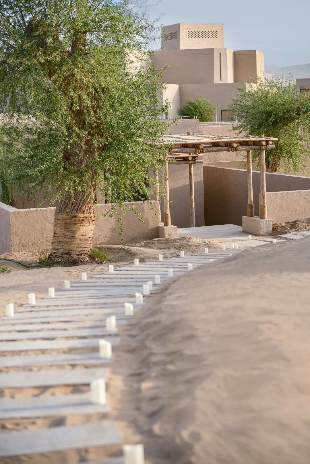 敦煌沙漠里的东方驿站