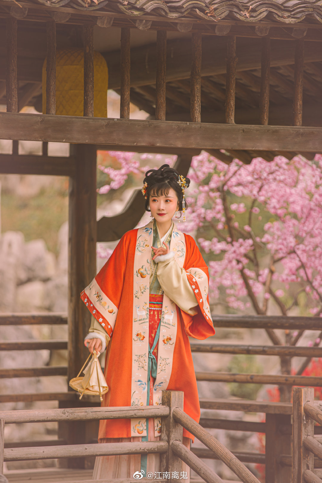 千里莺啼绿映红 水村山郭酒旗风南朝四百八十寺
