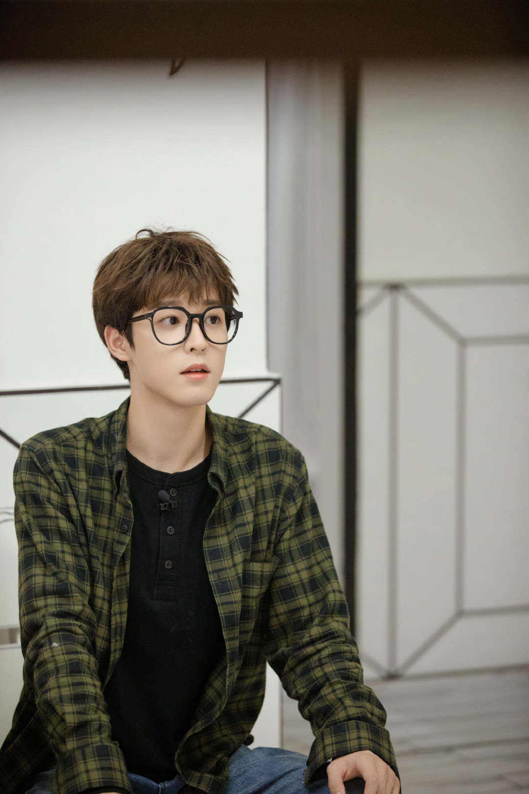 吴宇恒密室大逃脱剧照 今日份的特别嘉宾哼哼小朋友!