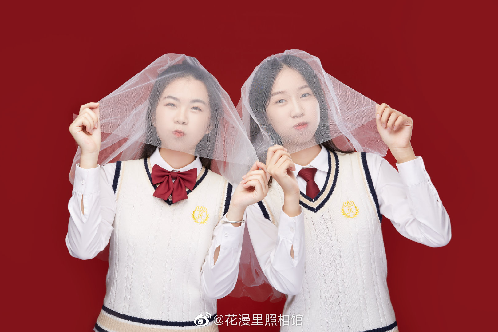 一定要和闺蜜一起去拍一次证件照!_高清图集_新浪网