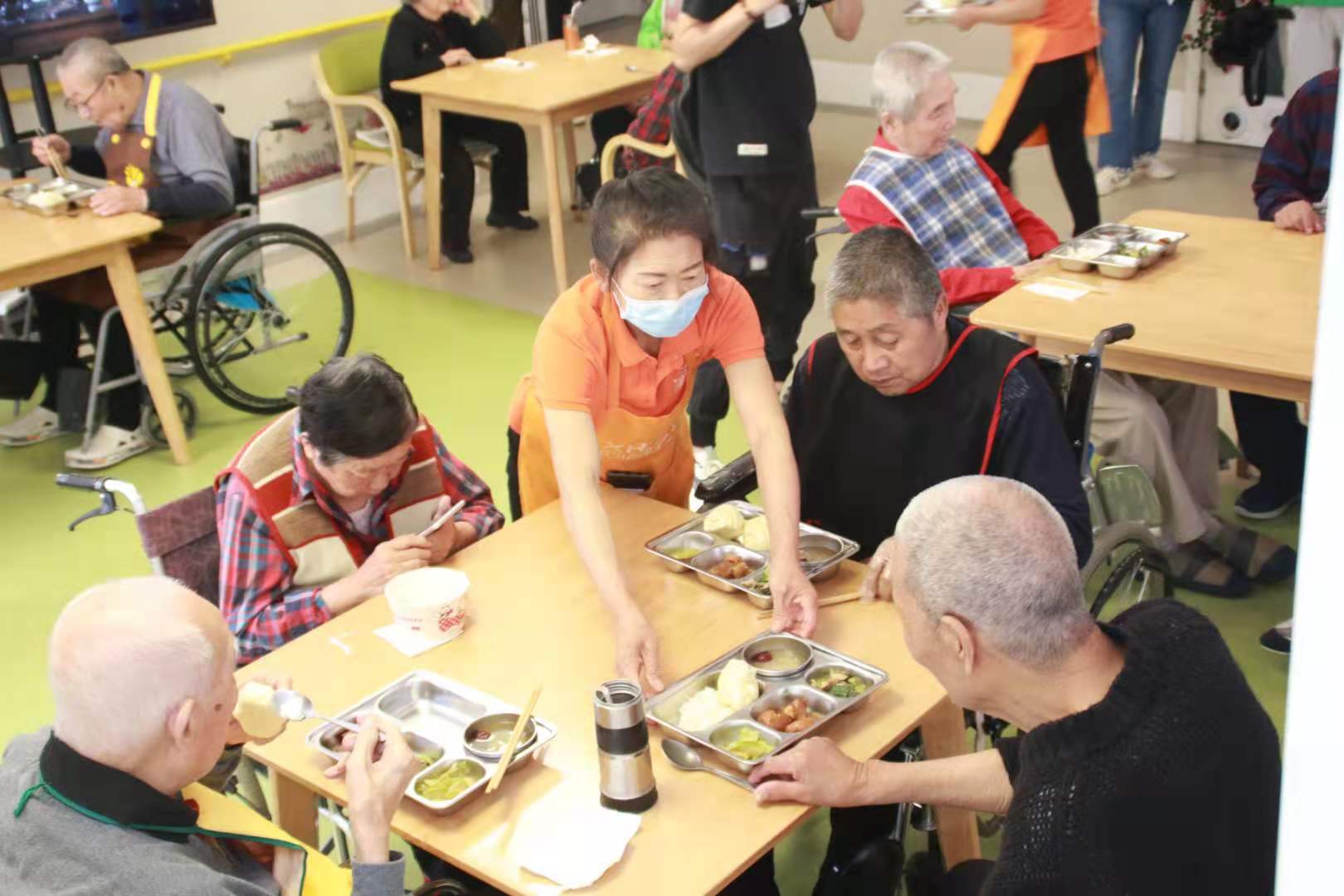 助力解决老年人"吃饭难" 今年朝阳区建设规范167个老年餐桌|朝阳区|老