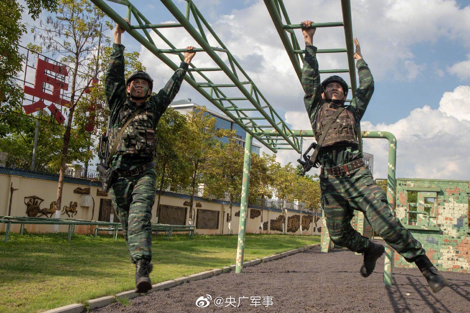 武警特战队员开展多课目强化训练|课目|武警|体能_新浪新闻