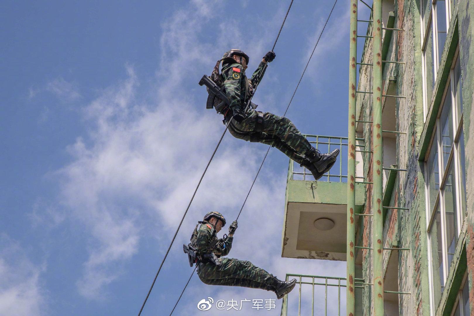 练为战!武警特战队员开展多课目强化训练