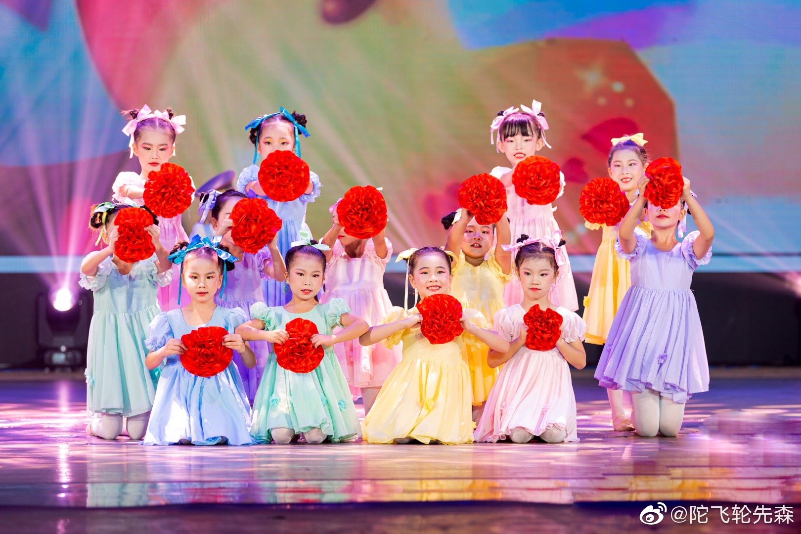 艺术校园小荷花优秀舞蹈节目展演广西区