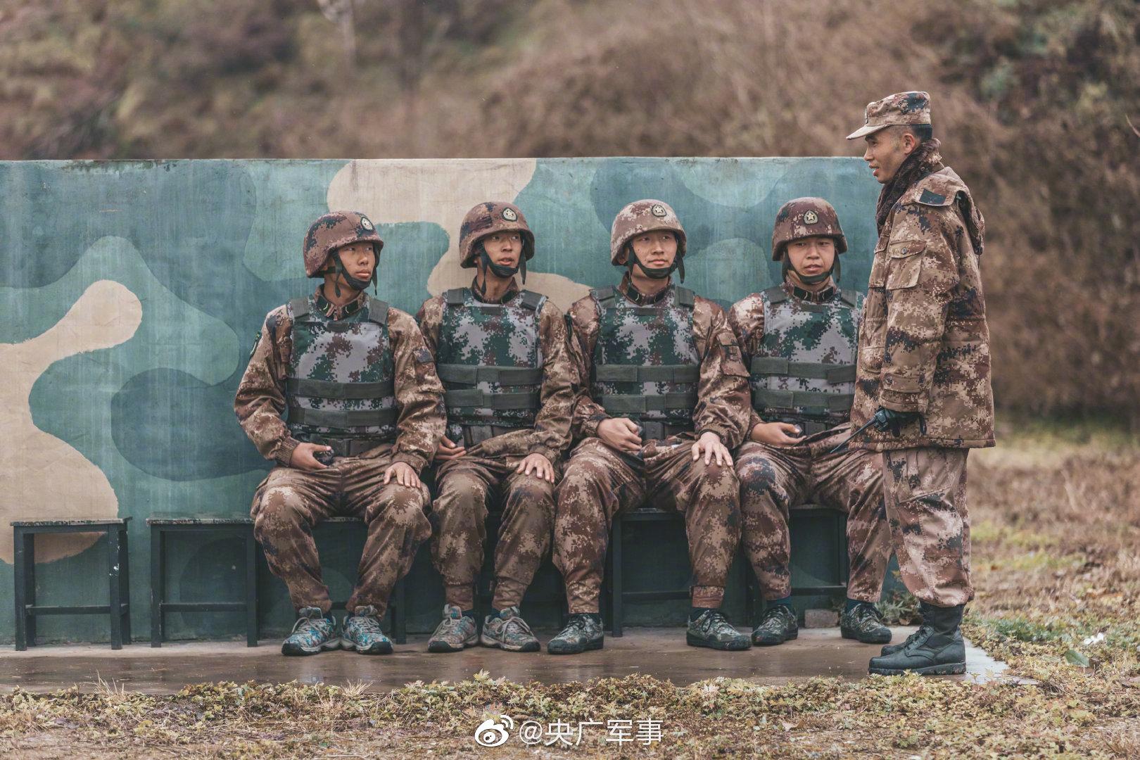 战略支援部队新兵手榴弹实投|军事素质|手榴弹|团组织_新浪新闻