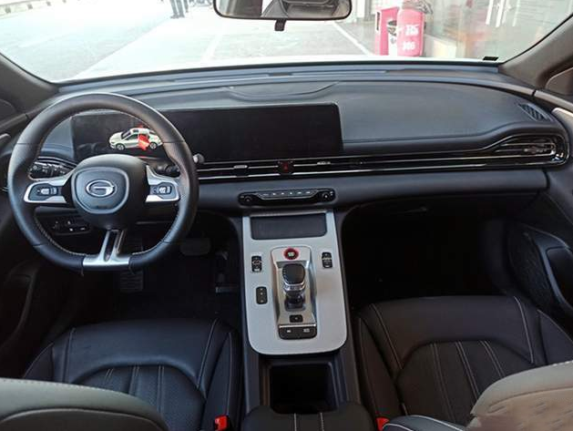 传祺empow55实车曝光轿跑姿态这是要火