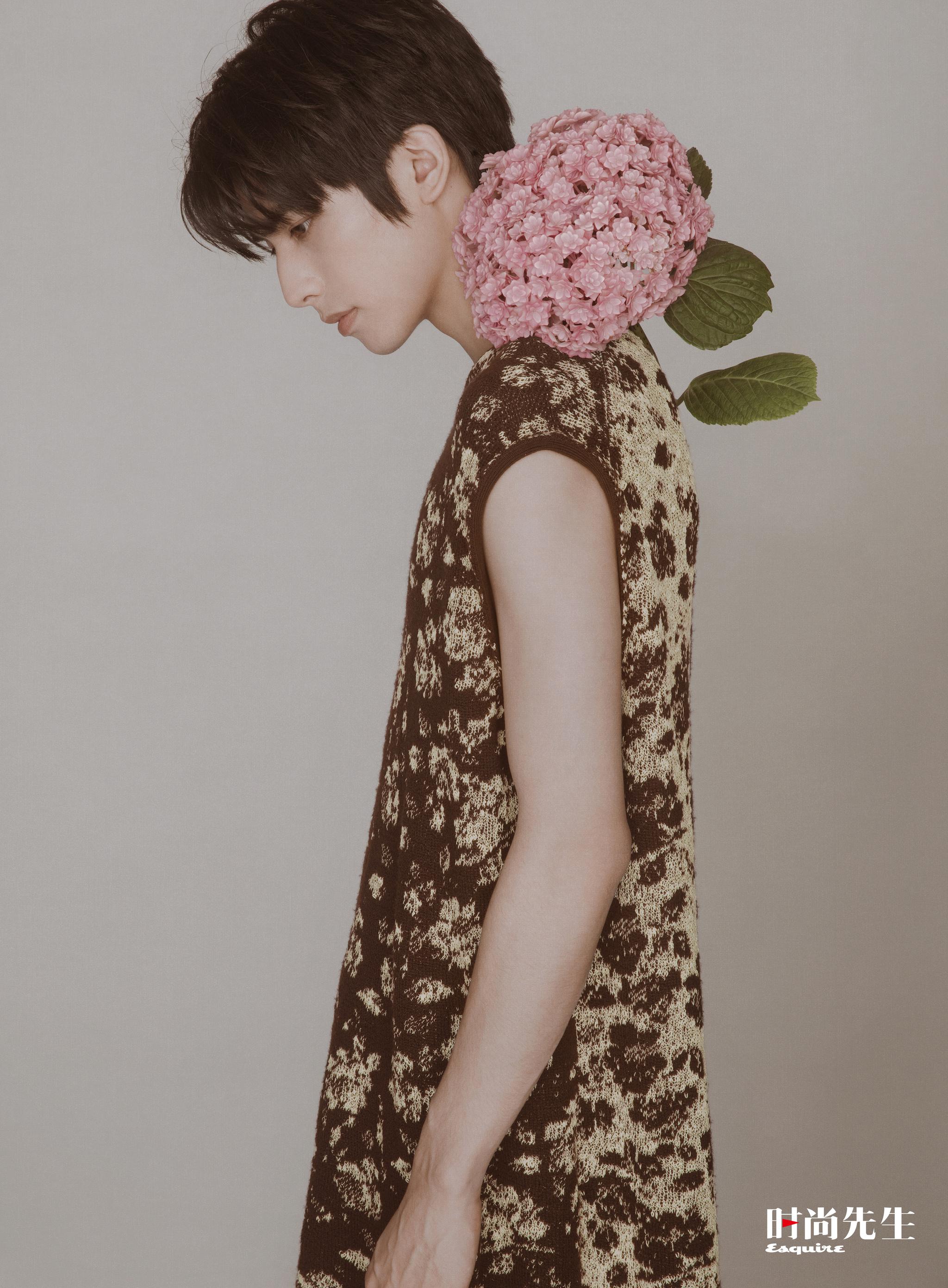 欢娱影视演员@宋威龙99 《时尚先生》黑皮书春夏刊封面