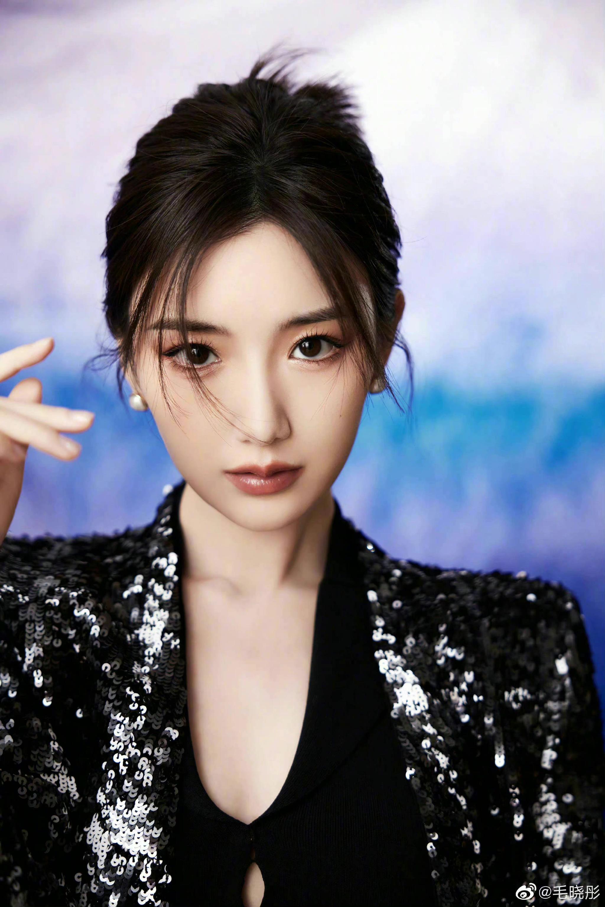 内娱女明星中秋照常营业的有