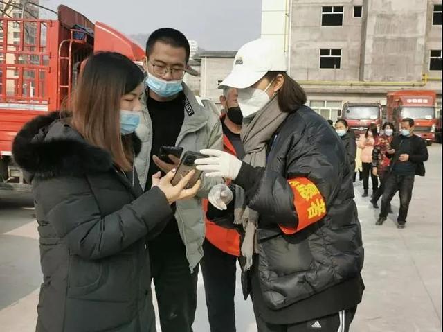 人间烟火气的背面，是他们逆行负重的身影休闲区蓝鸢梦想 - Www.slyday.coM