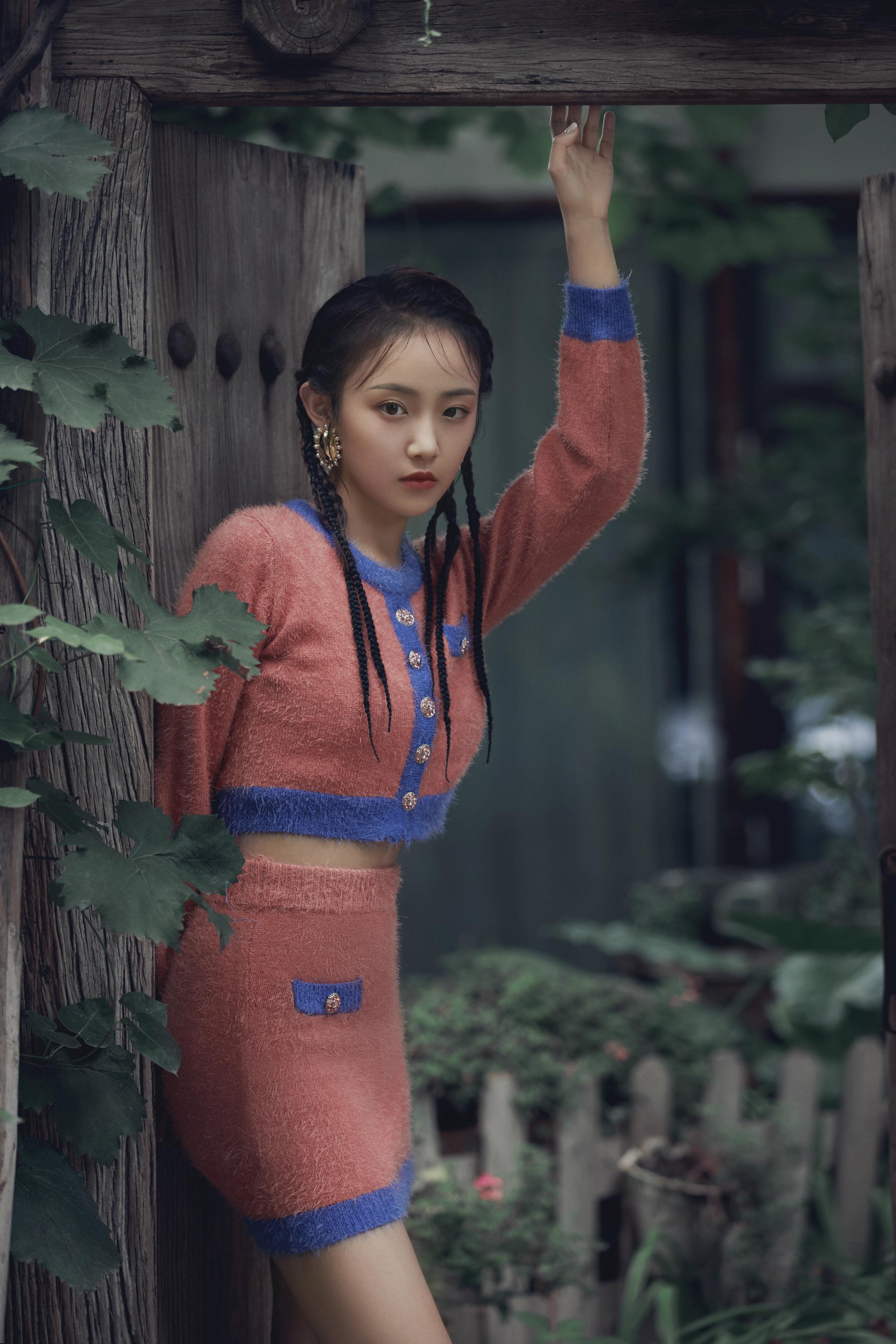 欢娱影视演员@吴佳怡_six 《北京漫步-本来生活》