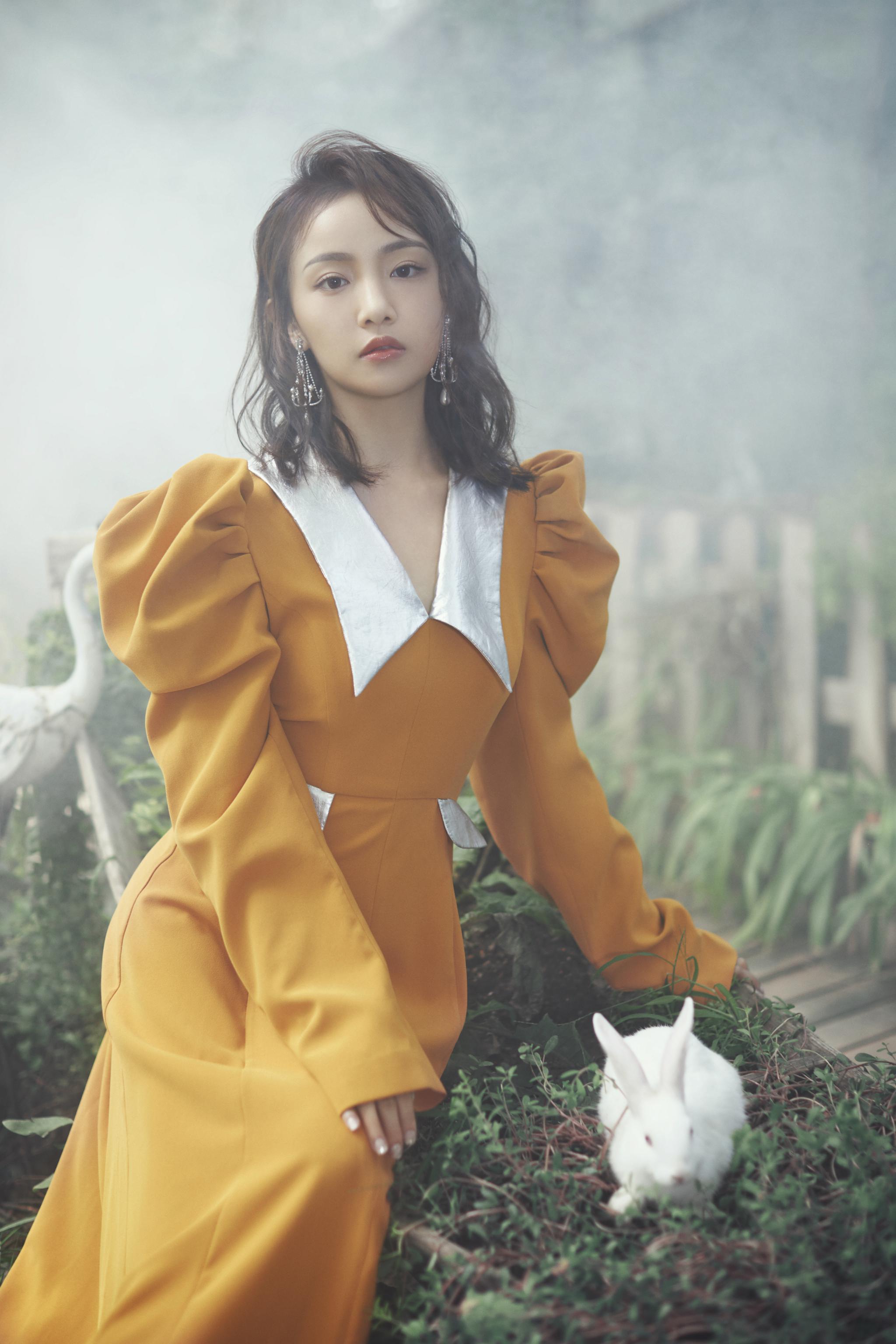 欢娱影视演员@吴佳怡_six 《北京漫步-本来生活》