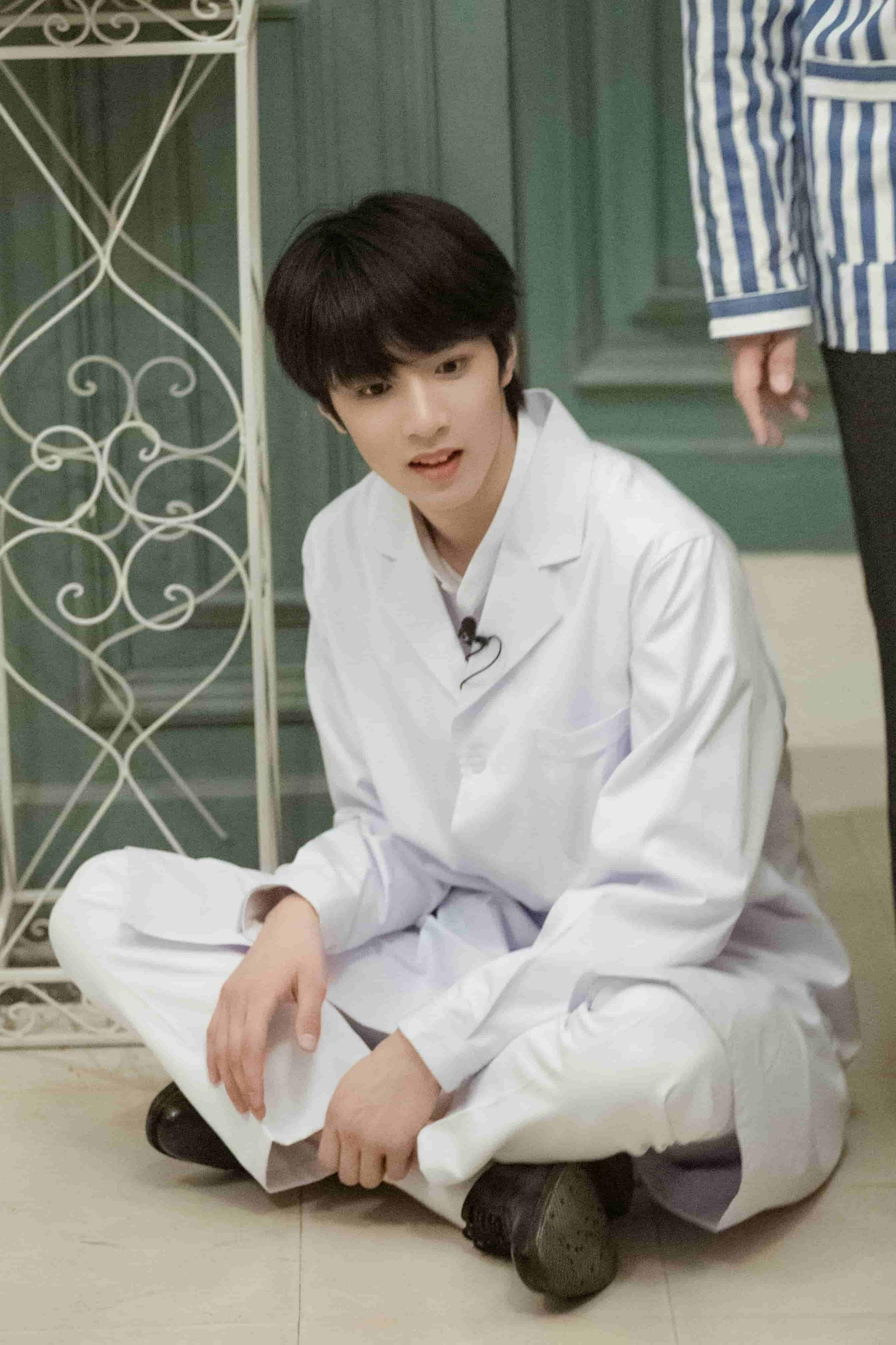 刘耀文密室大逃脱高清剧照终于等到小刘医生