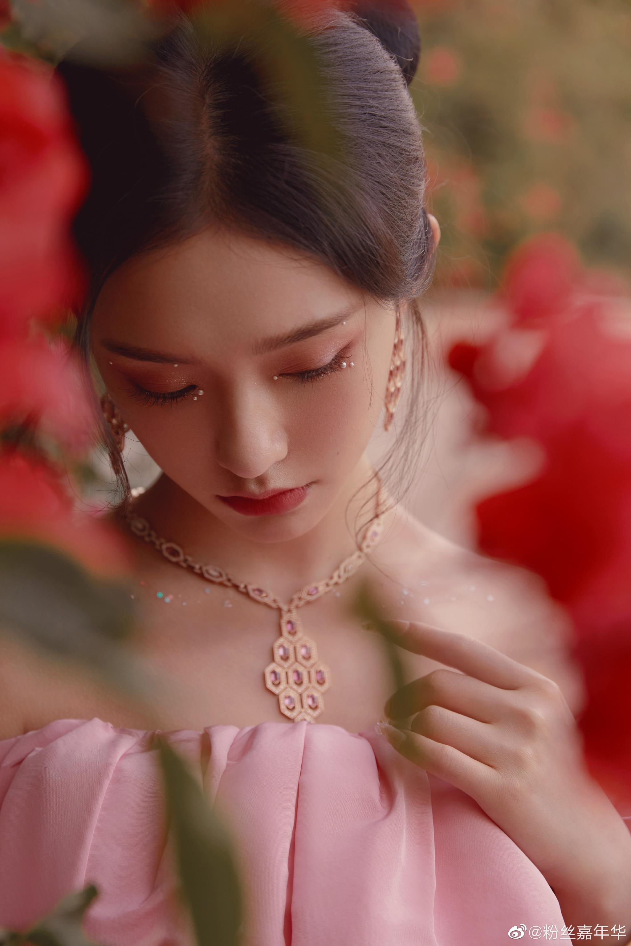 今日林允jelly最新活动大片释出