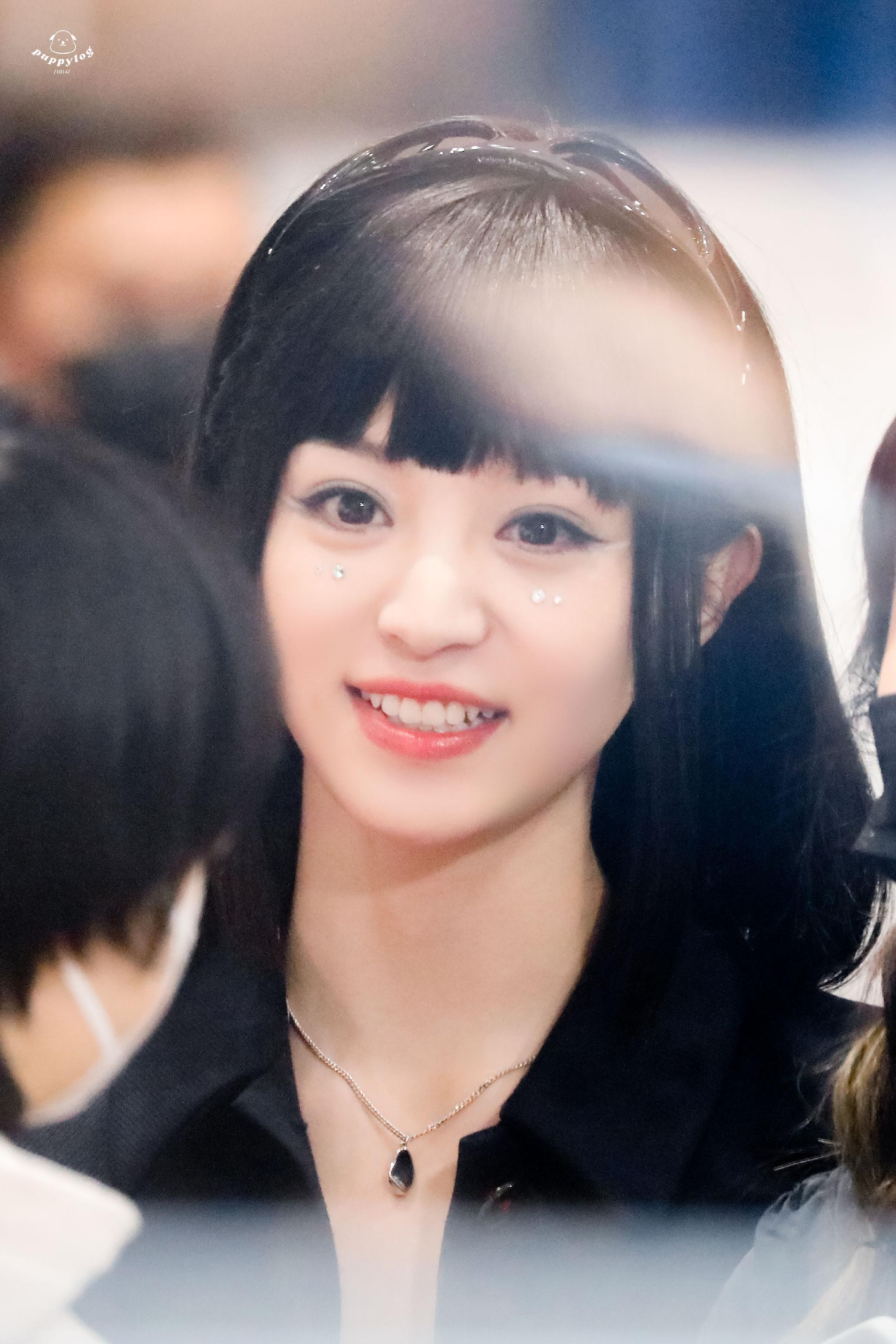 今日份的AI田曦薇，我的机器人女友__财经头条