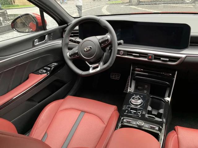 实拍国产起亚k5凯酷外观内饰多处升级相比海外版细节更优化