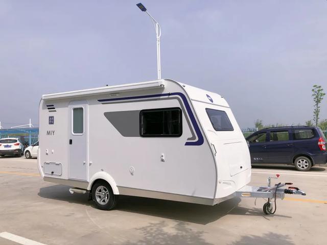 迷野420新三人升级版拖挂不到十万精致小巧却能容纳全家出行