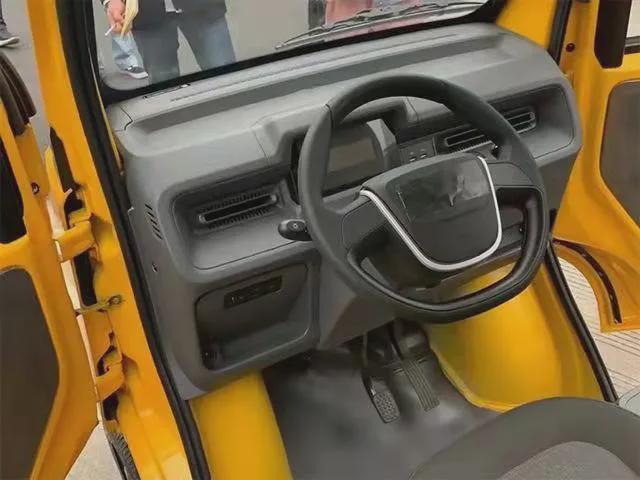 专为快递小哥打造五菱e10电动运输车曝光