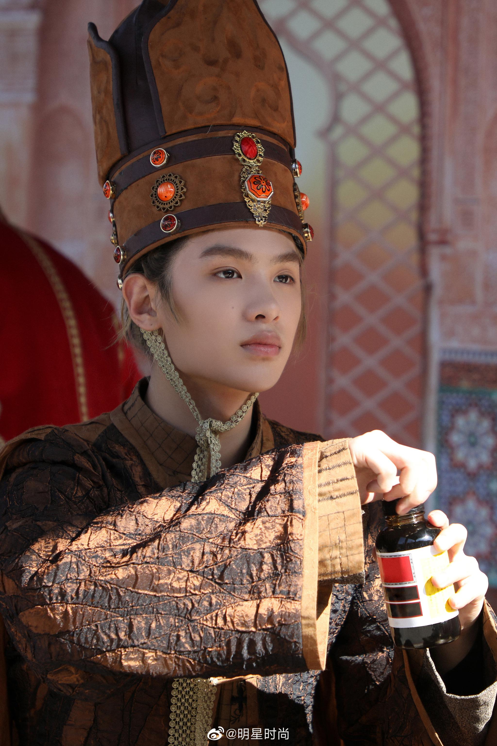 黄明昊的古装扮相从不会让人失望