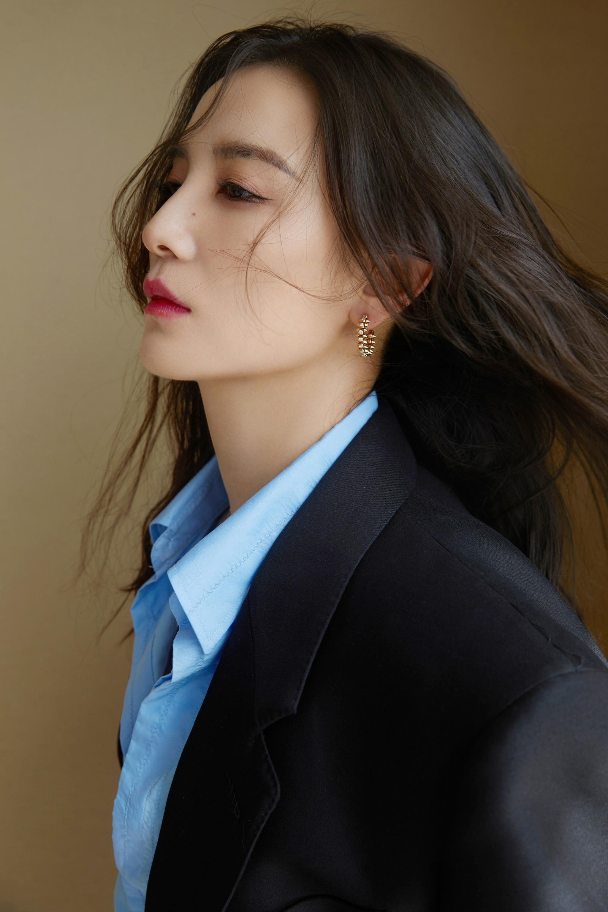 女演员西装kill@宋佳 祝大家周末快乐