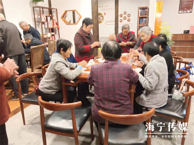 岁月变成了“美工刀”！海宁这个村的老人为什么这么“潮”？休闲区蓝鸢梦想 - Www.slyday.coM