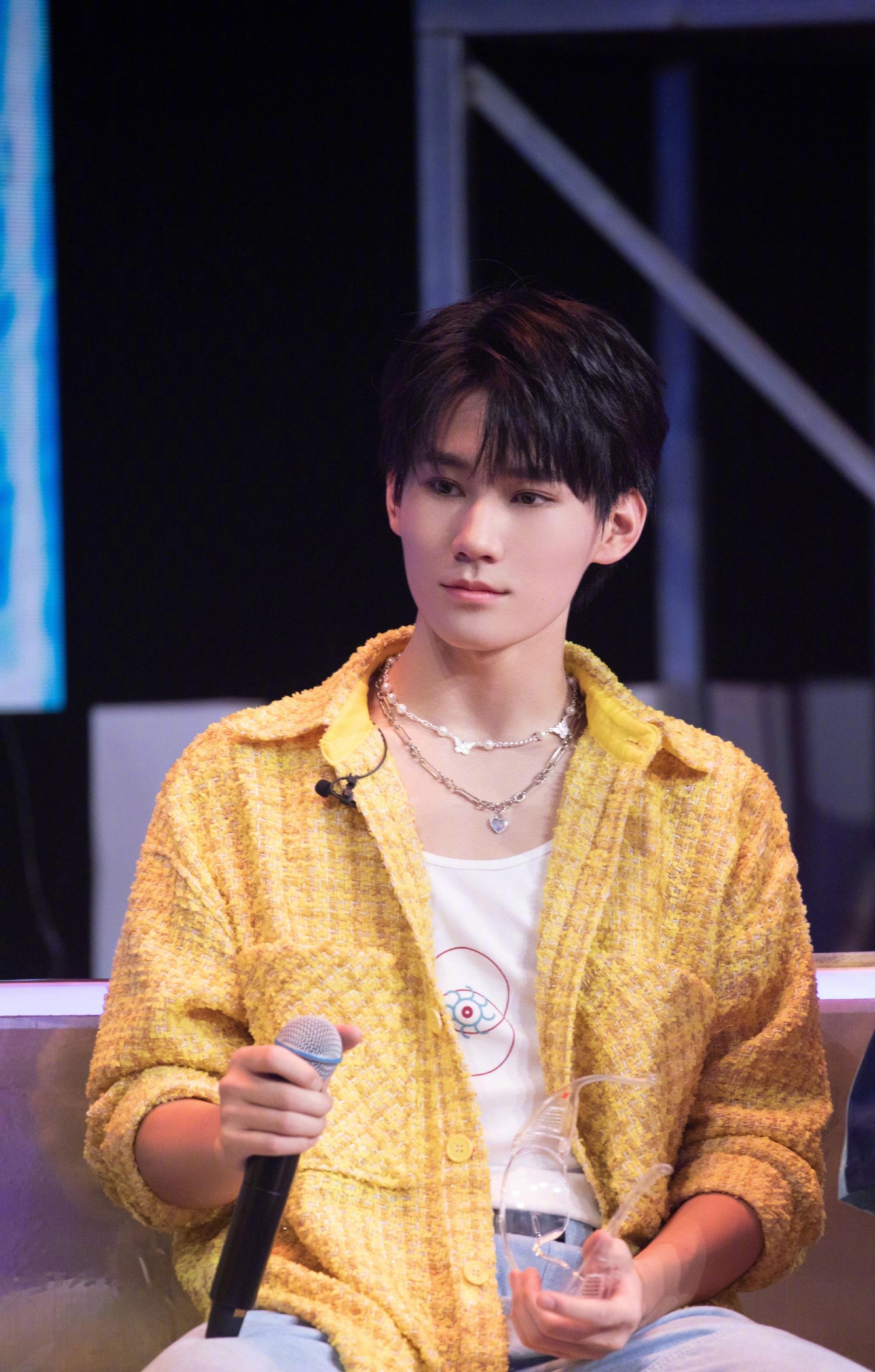 张真源《夏日少年派》_高清图集_新浪网
