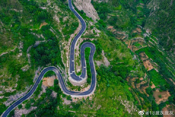 济南南部山区公路,逶迤蜿蜒,不错的视觉之旅