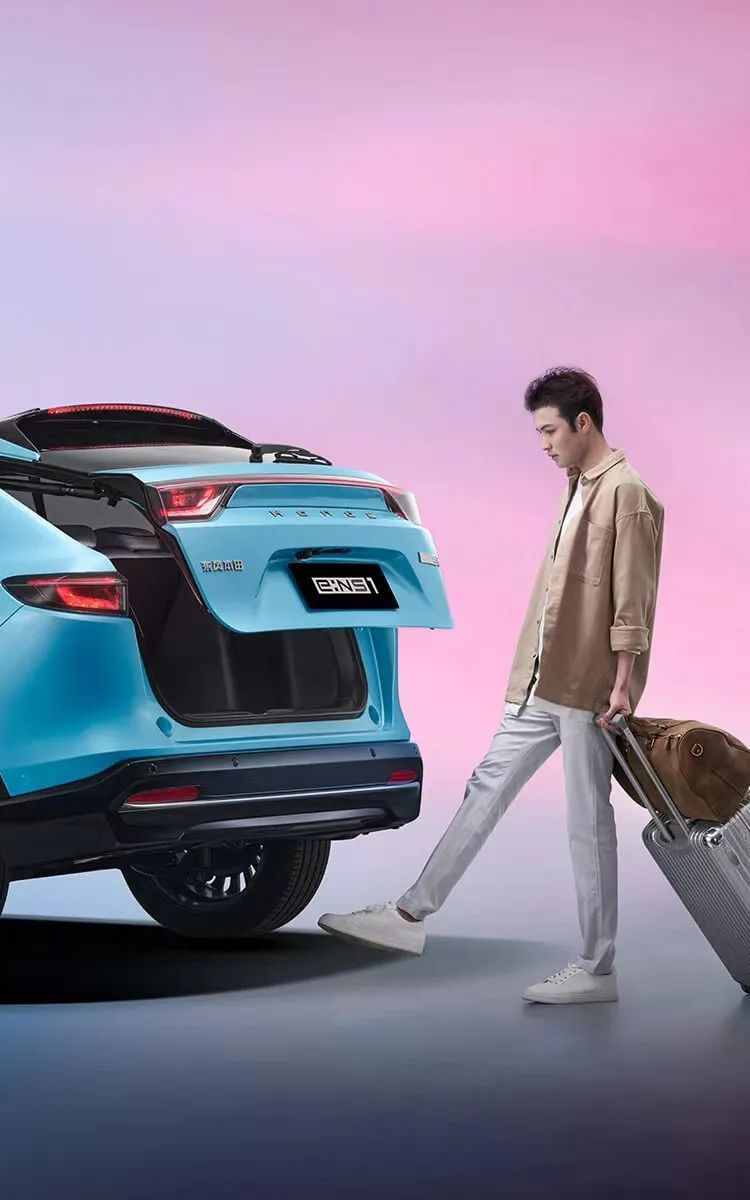 175万元起售东风本田ens1上市车里大屏很亮眼