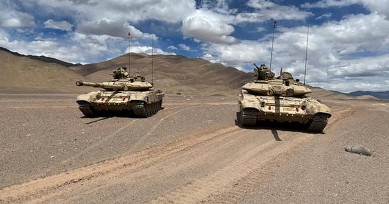 想吓唬谁？印媒叫嚣：印军坦克团在距中国边境仅数十公里的地方演练进攻作战休闲区蓝鸢梦想 - Www.slyday.coM