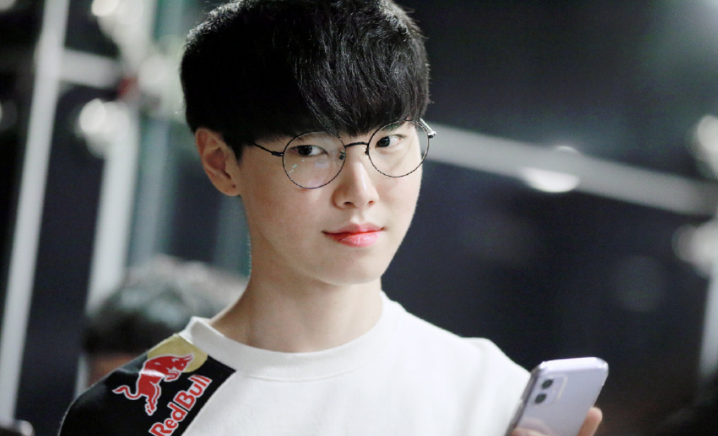 离谱!外媒评选S12最强选手Top20,RNG无一人上榜休闲区蓝鸢梦想 - Www.slyday.coM 离谱!外媒评选S12最强选手Top20,RNG无一人上榜休闲区蓝鸢梦想 - Www.slyday.coM