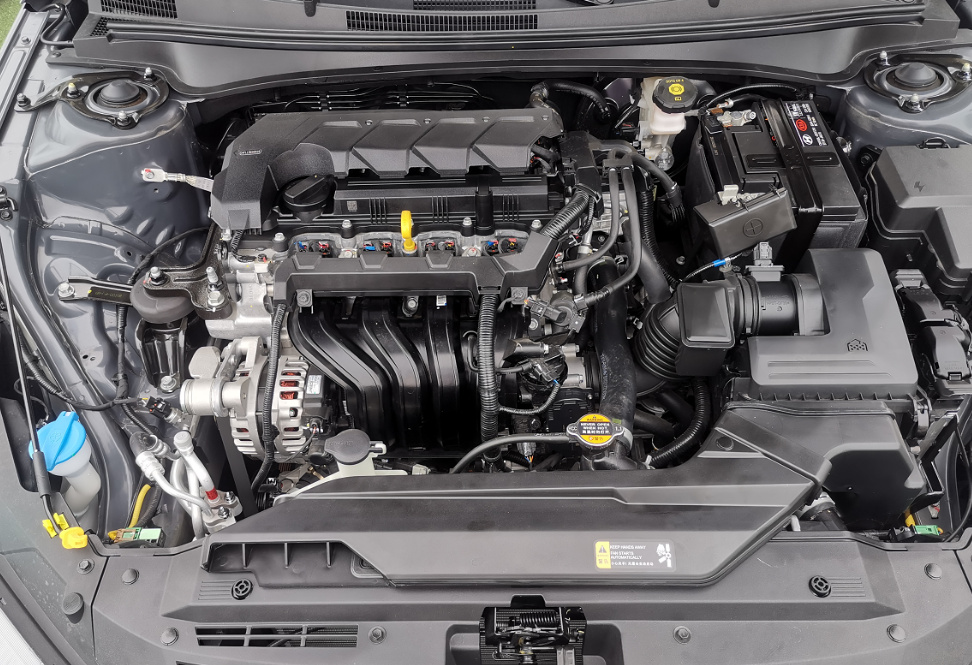 年轻上班族怎么选车？现代伊兰特对比福特福睿斯