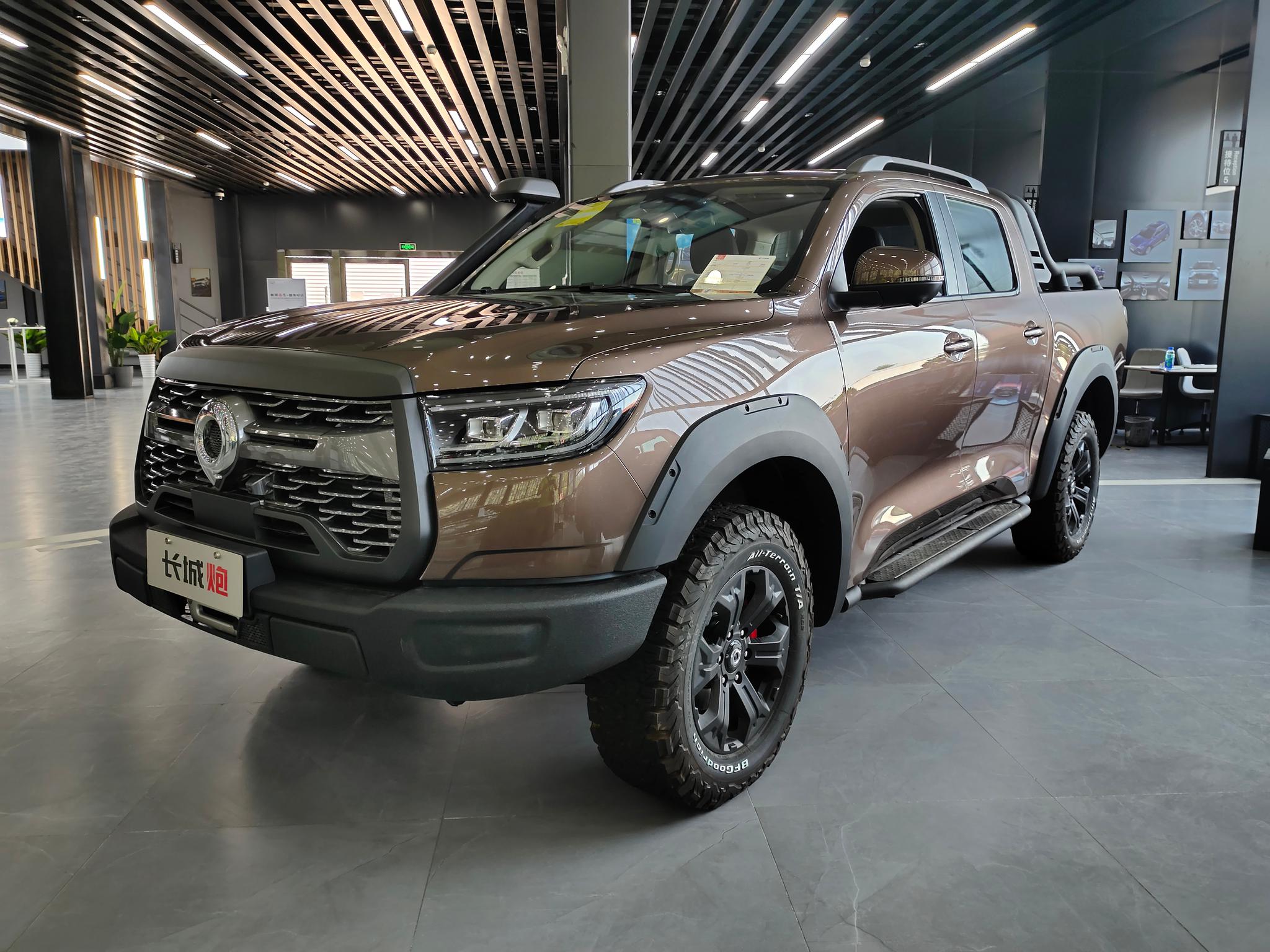 刚发现长城炮越野版还有棕色的,所以红色,黑色,棕色