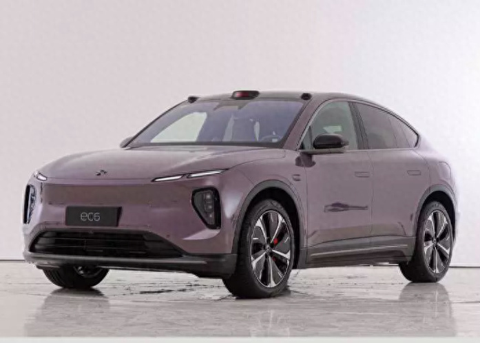 实拍蔚来全新ec6不做小弟做大哥全新设计配激光雷达和电动尾翼