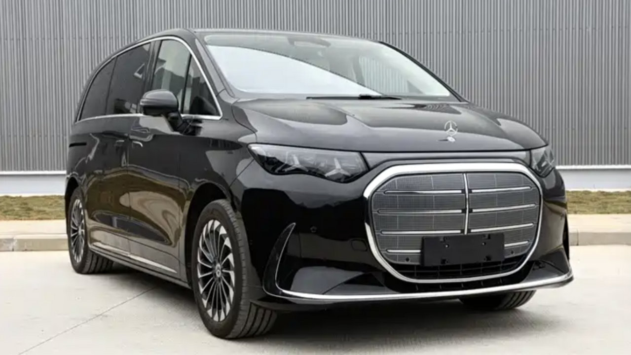 尊界V800上市，国产奔驰VLE申报，能否扳回一局？