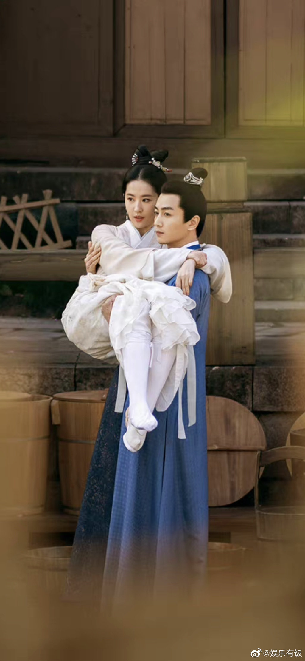 陈晓的公主抱看起来毫不费力,臂力好强!