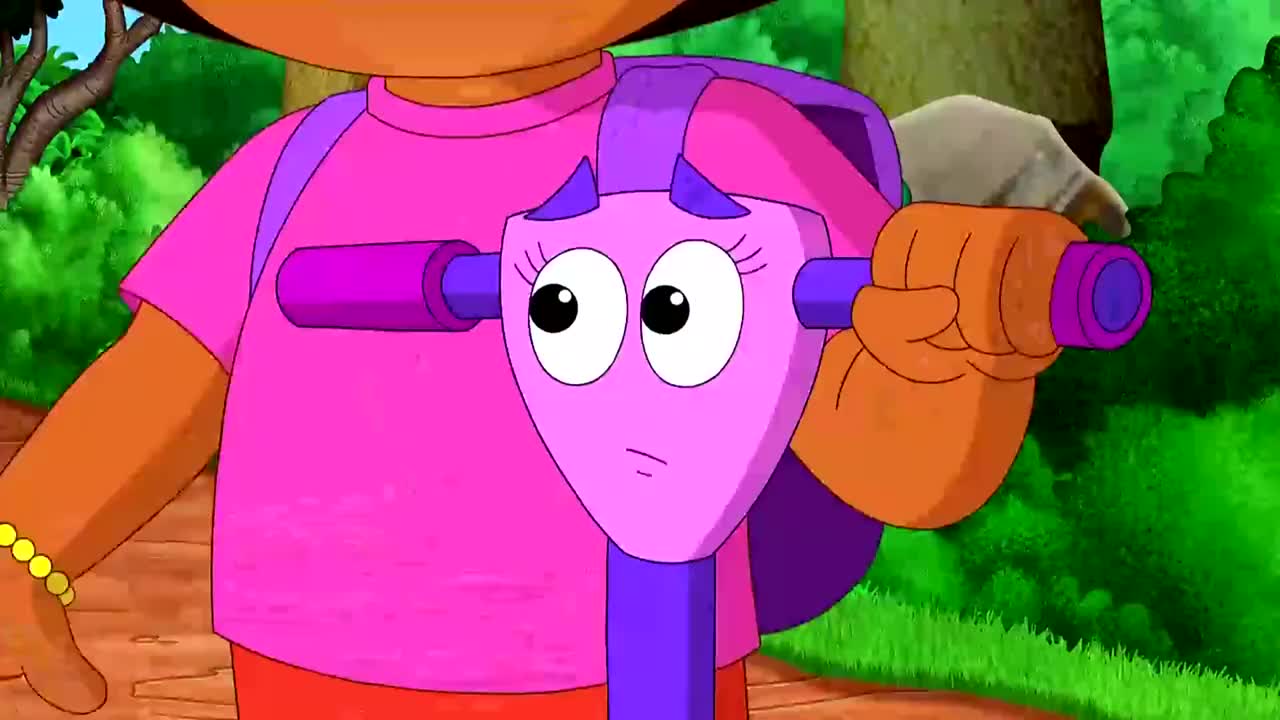 爱探险的朵拉捣蛋鬼要偷滑板车朵拉制止捣蛋鬼保住了滑板车