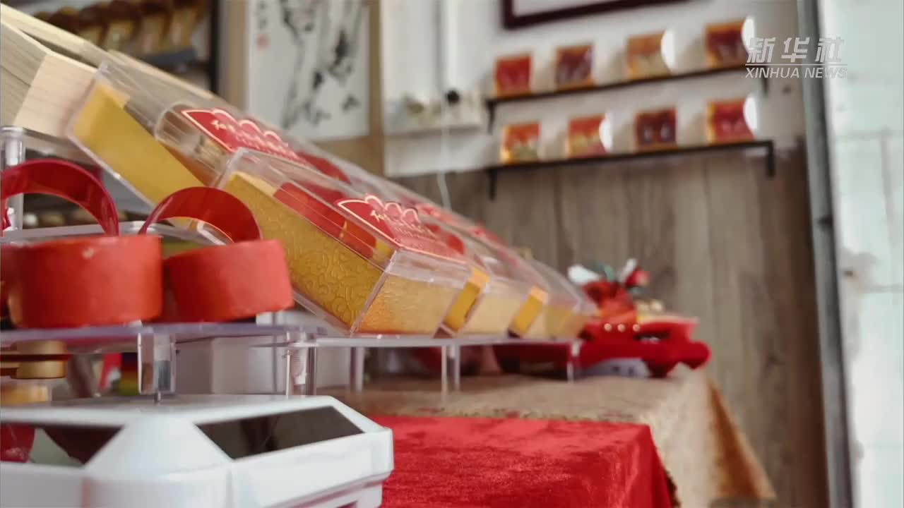 广东东莞红漆描花木屐