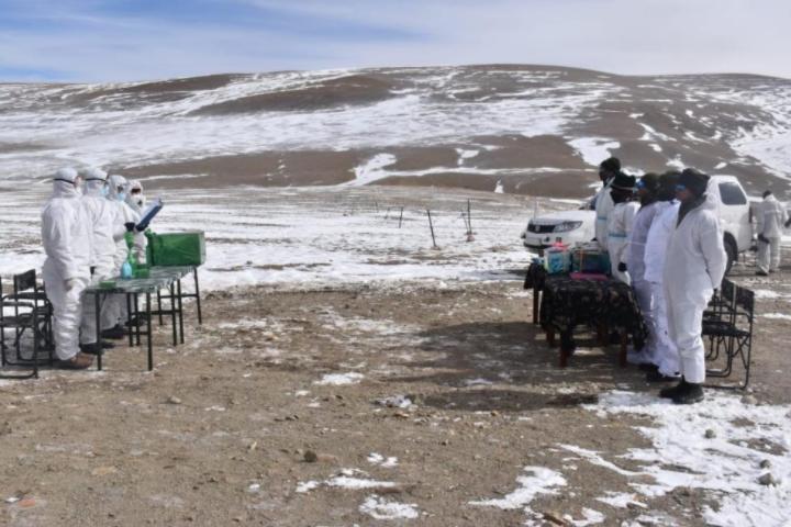 新年第一天，中印军队在两国“摩擦点”，互致新年问候并交换糖果休闲区蓝鸢梦想 - Www.slyday.coM