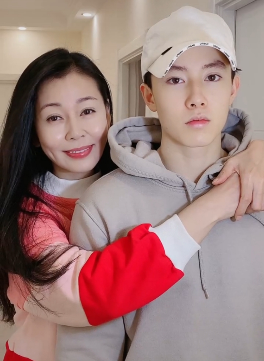 近照打扮精致,儿子帅成韩国欧巴|甄嬛传|张雅萌|齐妃_新浪新闻