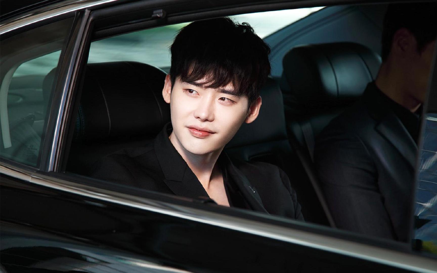 李钟硕回归首作敲定,将出演tvn下半年新剧,终于要剪头发了